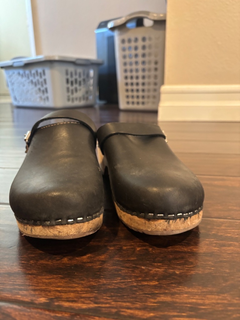 Clogs - Picture 2 of 3